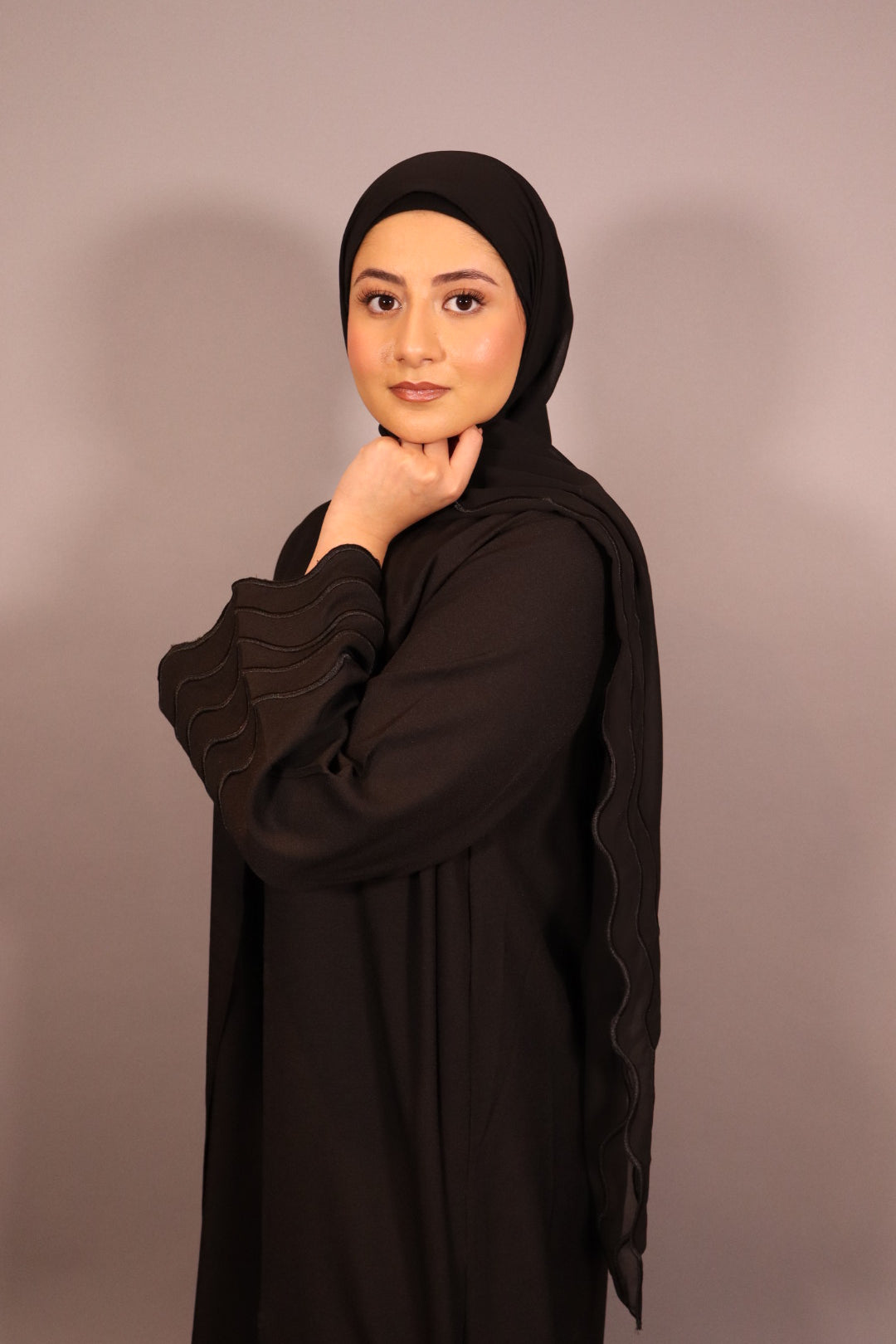 Wavy-Trim Abaya